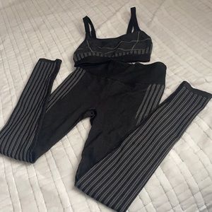 Fabletics work out set. No tags as I tear them off but it’s from the brand.
